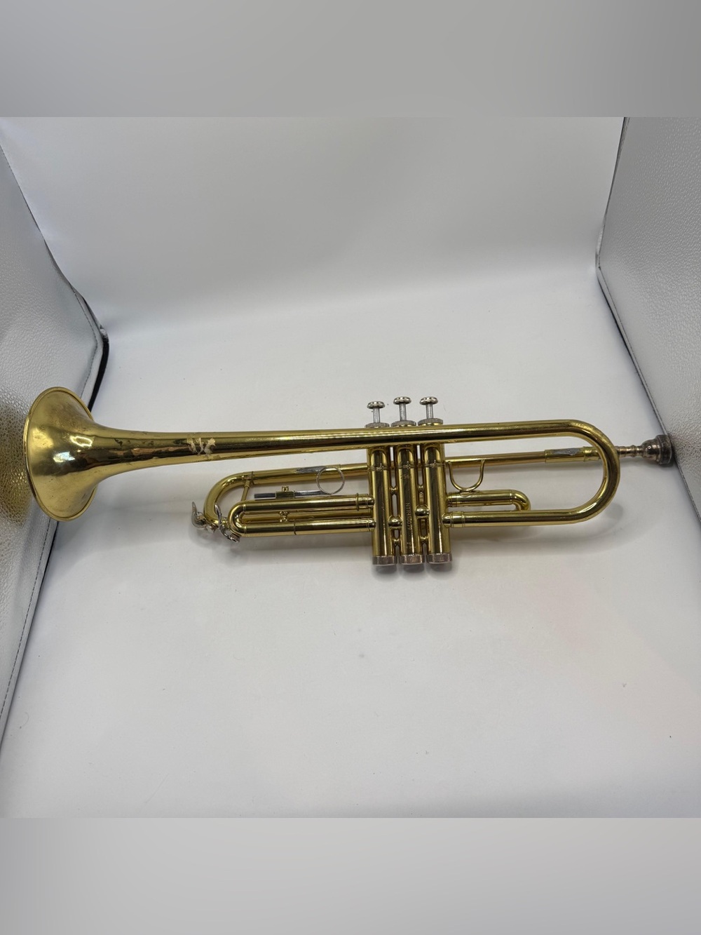 Antigua 103 Bb Brass Trumpet Gold Lacquer Student Band Horn Serial NTR10079